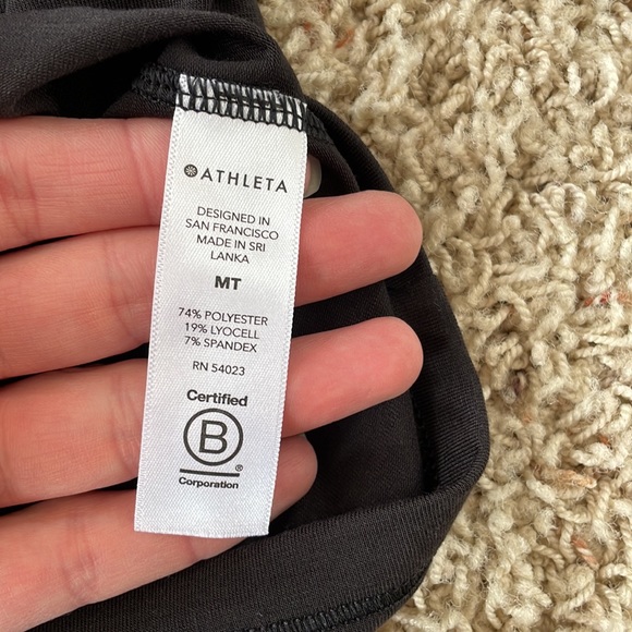 EUC Athleta top - Picture 3 of 3